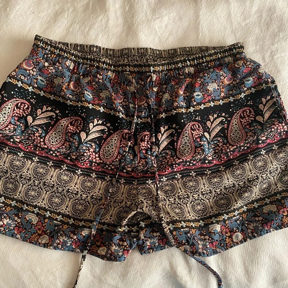 🤎💜pattern shorts💜🤎 - Picture 1 of 2